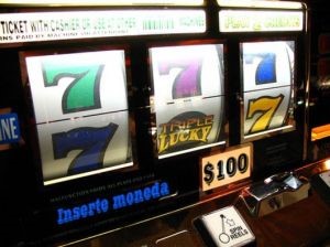 A lucky 7’s themed slots machine